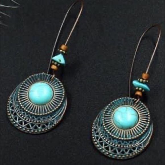 Jewelry - Retro Vintage Turquoise dangle earrings